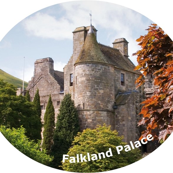 Falkland Palace 2.jpg